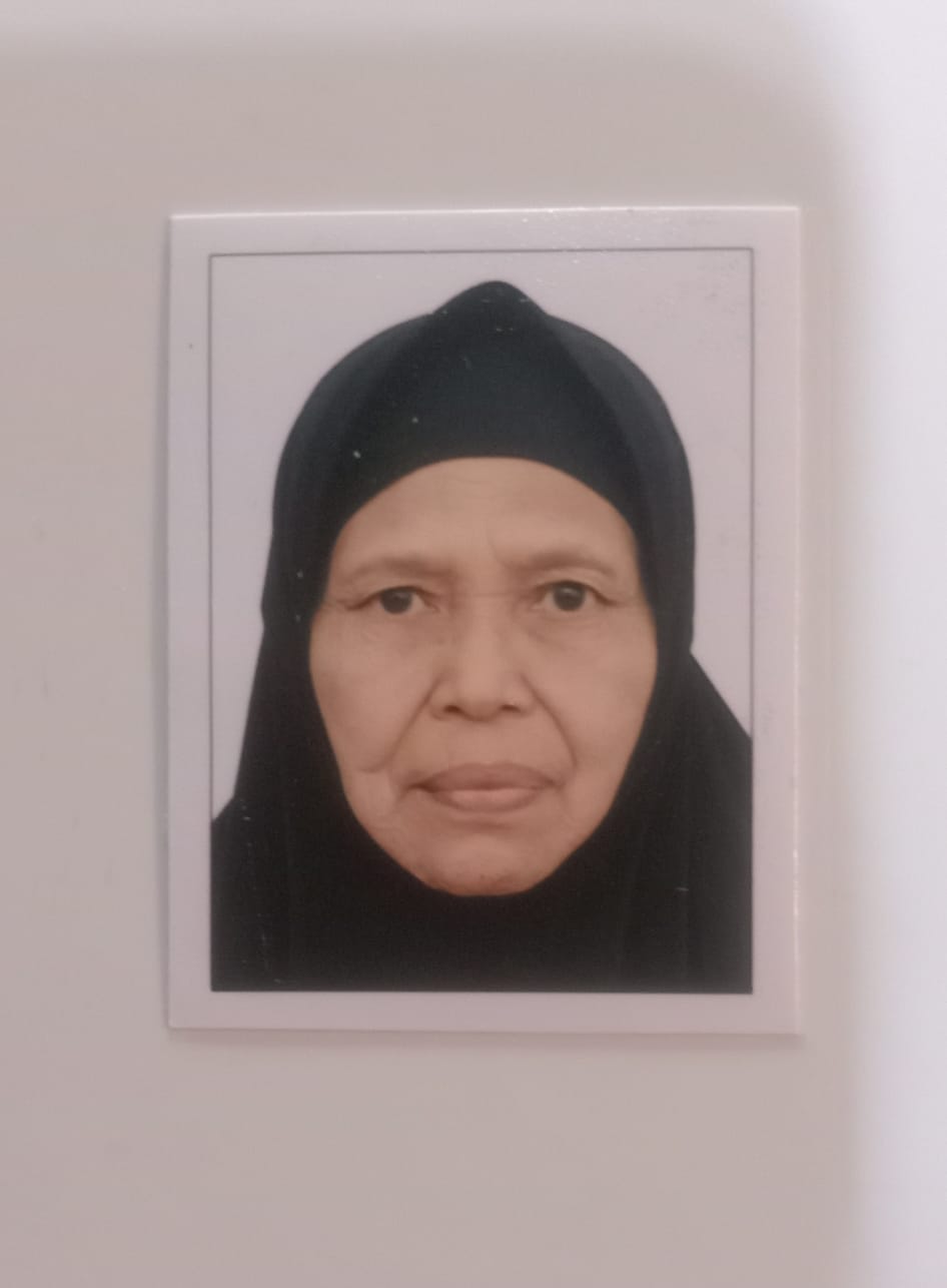 Foto SITI PARIYAH DARSOSUMARNO